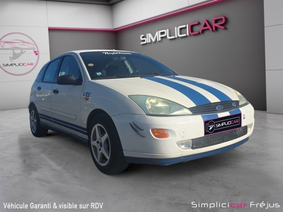 Ford focus 2.0i - 130 ghia occasion simplicicar frejus  simplicicar simplicibike france