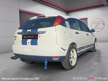 Ford focus 2.0i - 130 ghia occasion simplicicar frejus  simplicicar simplicibike france