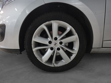 Renault megane iii estate estate iii tce 115 energy limited clim bi-zone barre de toit garantie 12 mois occasion simplicicar...