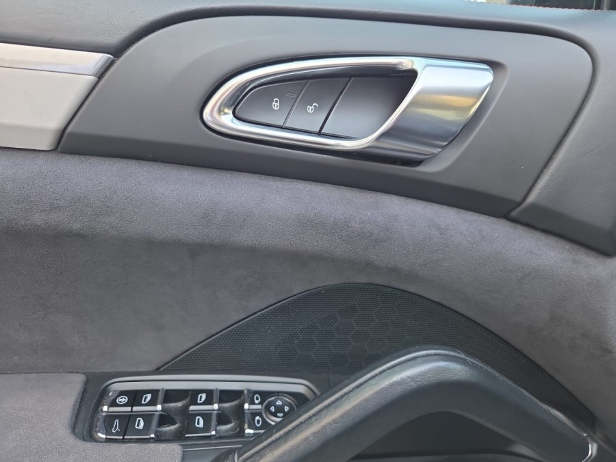 PORSCHE d'occasion CAYENNE 4.8 V8 420 GTS TIPTRONIC S de 2013 Nice