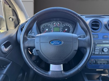 Ford fiesta 1.4i 85ch courroie à jour garantie 12 mois occasion montpellier (34) simplicicar simplicibike france