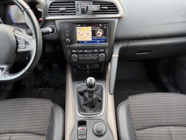 Renault kadjar dci 130 energy 4wd intens sièges chauffants radar de stationnement attelage garantie 12 mois occasion...