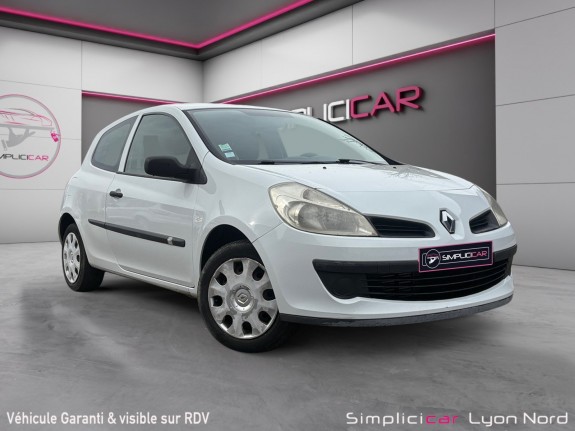 Renault clio iii societe clio  1.5 dci 85 air / garantie 12 mois occasion simplicicar lyon nord simplicicar simplicibike france