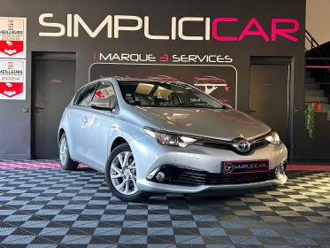 Toyota auris rc18 hybride 136h design garantie 12 mois occasion  simplicicar aix les bains simplicicar simplicibike france