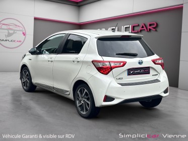 Toyota yaris hybride mc2 100h chic city nav rc18 garantie 12 mois occasion simplicicar vienne simplicicar simplicibike france