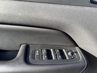Volvo xc60 t8 twin engine 303 ch  87 ch geartronic 8 r-design full option  suivi constructeur ,aucun frais a prevoir occasion...