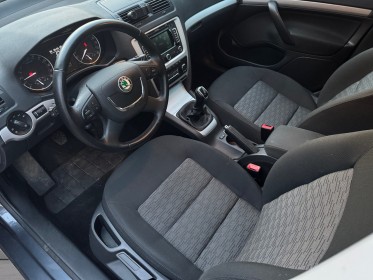 Skoda octavia combi 1.6 tdi 105 cr fap ambition ii garantie 12 mois occasion simplicicar mery-sur-oise simplicicar...