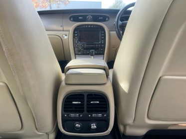 Jaguar xj6 v6 sport 2.7 td - 207 bi-turbo rhd cg française garantie 12 mois occasion simplicicar saint-jean simplicicar...