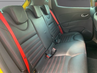 Renault clio iv 1.6 turbo 220 edc rs trophy - jaune sirius - suivi renault  rs monitor - bose - echappement sport akra -......