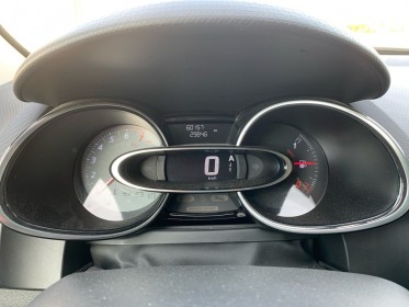 Renault clio iv 1.6 turbo 220 edc rs trophy - jaune sirius - suivi renault  rs monitor - bose - echappement sport akra -......