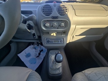 Renault twingo 2i initiale  1. kit distribution et embrayage neufs - ct ok occasion avignon (84) simplicicar simplicibike...