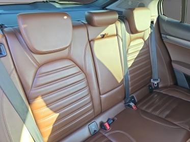 Alfa romeo stelvio 2.2 l 210 ch q4 at8 lusso toit ouvrant panoramique révisée garantie 12 mois attelage amovible occasion...