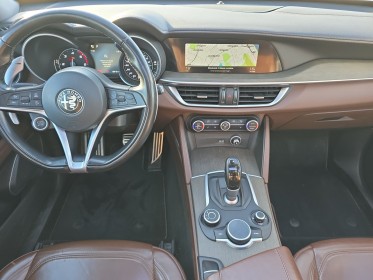 Alfa romeo stelvio 2.2 l 210 ch q4 at8 lusso toit ouvrant panoramique révisée garantie 12 mois attelage amovible occasion...