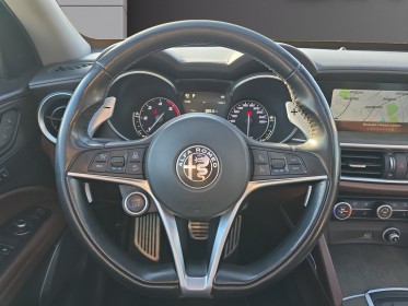 Alfa romeo stelvio 2.2 l 210 ch q4 at8 lusso toit ouvrant panoramique révisée garantie 12 mois attelage amovible occasion...