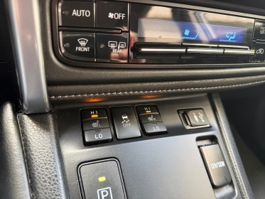 Toyota auris touring sports my17 hybride 136h design/entretien a jour/garantie 12 mois occasion paris 17ème (75)(porte...