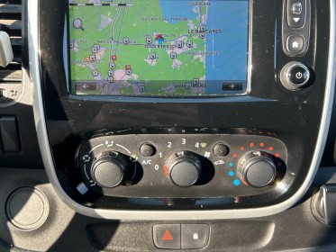 Renault trafic fourgon l2h1 1300 kg 1.6 dci moteur à chaine 95 ch grand confort gps climatisation garantie 12 mois occasion...