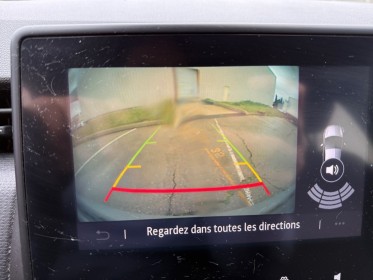 Renault clio v e-tech 140 zen caméra de recul entretien à jour garantie 12 mois occasion simplicicar marignane  simplicicar...