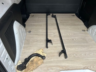 Peugeot partner fourgon 121 l2 1.6 hdi 90 bvm5 pack clim nav, radar arrière, clim, gps tactile, bluetooth, garantie 12 mois...