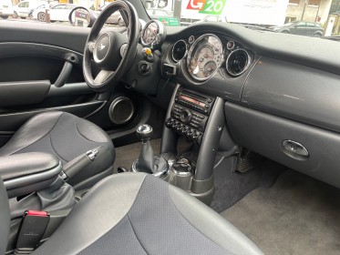 Mini cooper 1,6l cooper cabriolet / radar de recul occasion paris 17ème (75)(porte maillot) simplicicar simplicibike france