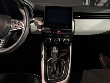 Renault clio v e-tech 140 - 21 intens full entretien renault// garantie 12 mois occasion simplicicar saint-jean simplicicar...