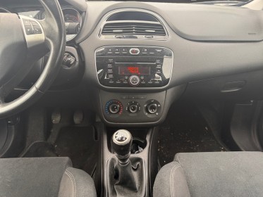 Fiat punto 1.4 77 ch ss steel garantie 12 mois occasion simplicicar meximieux simplicicar simplicibike france