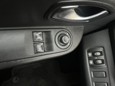 Renault clio iv tce 120 limited  edc boite auto entretiens renault garantie 12 mois occasion simplicicar le raincy...