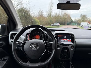 Toyota aygo pro mc18 1.0 vvt-i x-shift x-play x-app occasion simplicicar vaucresson simplicicar simplicibike france