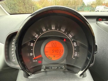 Toyota aygo pro mc18 1.0 vvt-i x-shift x-play x-app occasion simplicicar vaucresson simplicicar simplicibike france