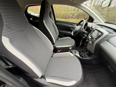 Toyota aygo pro mc18 1.0 vvt-i x-shift x-play x-app occasion simplicicar vaucresson simplicicar simplicibike france