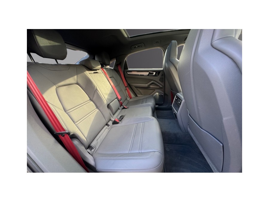 PORSCHE d'occasion CAYENNE COUPE CAYENNE COUPE de 2022 La Ciotat (13)﻿