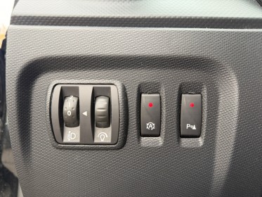 Renault captur tce 120 intens edc - moteur 30000 km - attelage.- garantie 12 mois occasion simplicicar nimes - rb auto...