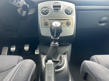 Renault clio iii 2.0 16v 200cv  rs renault sport f1 team r27 n° 1440/1500 chassis cup sellerie neuve garantie 12 mois...