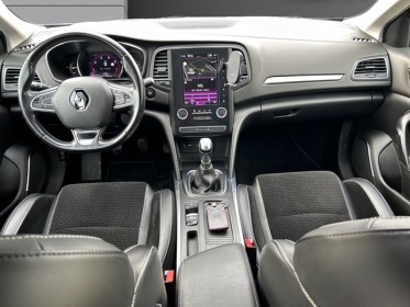 Renault megane iv berline tce 140 intens attelage carplay camera de recul garantie 12 mois occasion simplicicar colmar...