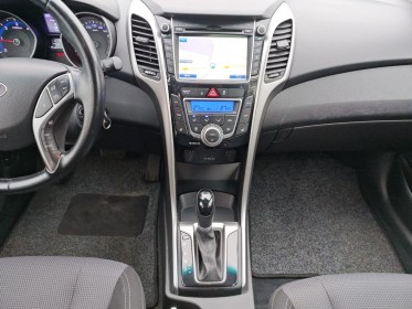 Hyundai i30 1.6 crdi 16 v wagon l occasion simplicicar tours  simplicicar simplicibike france