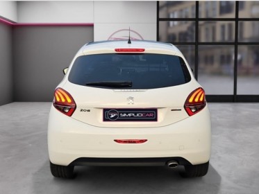 Peugeot 208 gt-line 110ch eat6 / carplay / 1ère main / full historique peugeot / distribution ok occasion simplicicar...