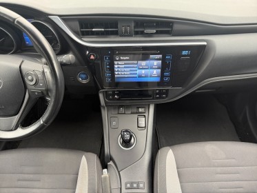 Toyota auris business hybride 136h dynamic business 1er main entretien toyota complet occasion simplicicar toulon est...