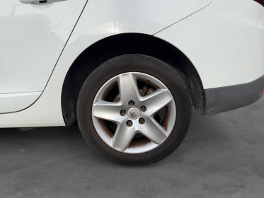 Renault megane iii berline dci 110 energy eco2 limited distribution a jour garantie 12 mois occasion simplicicar toulon est...