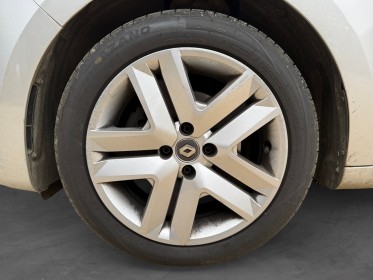 Renault clio v blue dci 100 business carplay radar ar clim garantie 12 mois occasion simplicicar poitiers simplicicar...