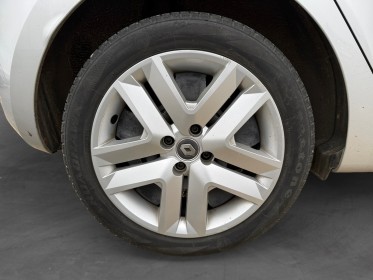 Renault clio v blue dci 100 business carplay radar ar clim garantie 12 mois occasion simplicicar poitiers simplicicar...