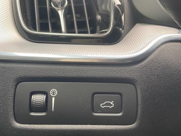 Volvo xc60 d4 awd 190 ch geartronic 8 r-design toit ouvrant apple carplay garantie 12mois occasion simplicicar...