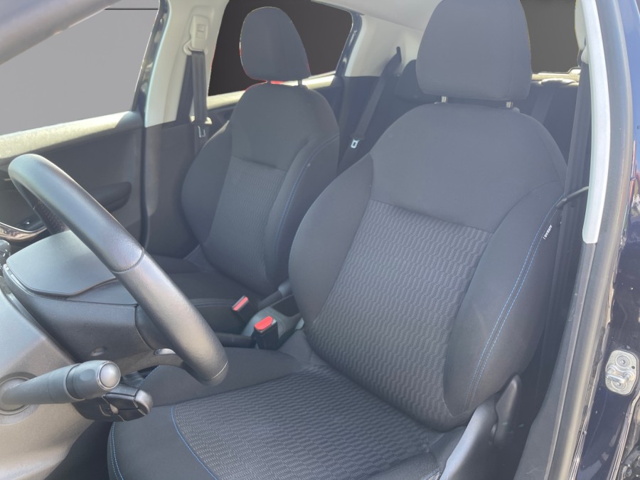 PEUGEOT d'occasion 208 AFFAIRE 1.2 PURE TECH 82 PREMIUM de 2019 Caen
