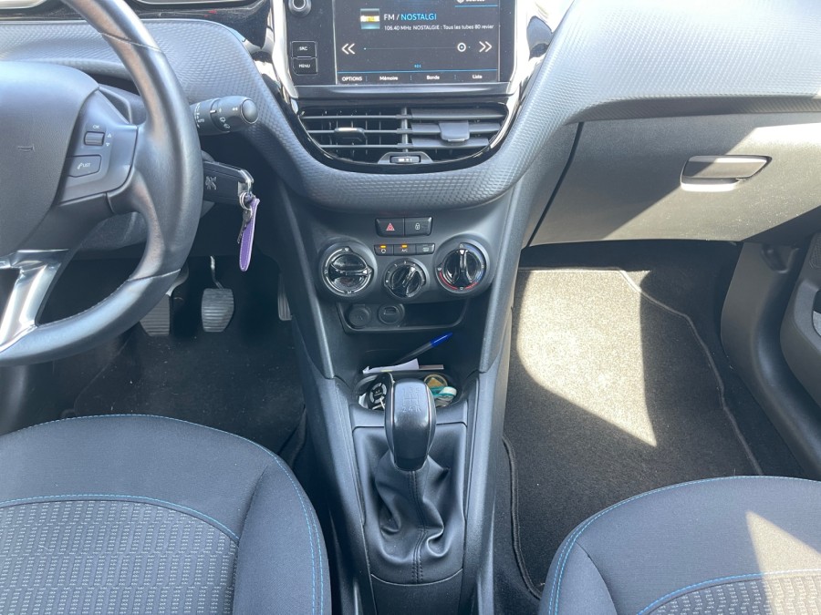 PEUGEOT d'occasion 208 AFFAIRE 1.2 PURE TECH 82 PREMIUM de 2019 Caen