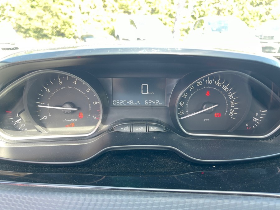 PEUGEOT d'occasion 208 AFFAIRE 1.2 PURE TECH 82 PREMIUM de 2019 Caen