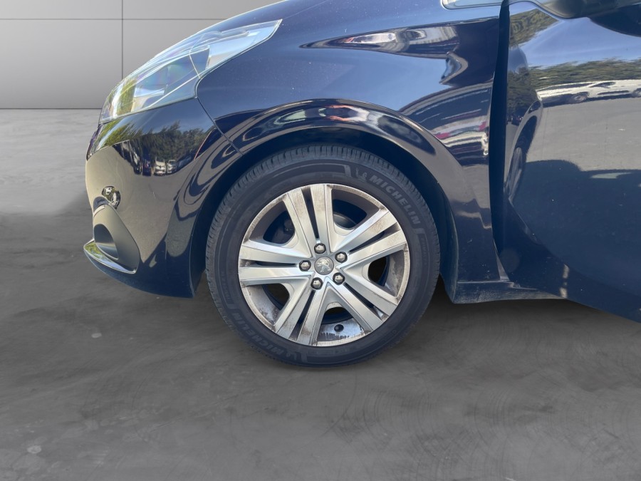 PEUGEOT d'occasion 208 AFFAIRE 1.2 PURE TECH 82 PREMIUM de 2019 Caen