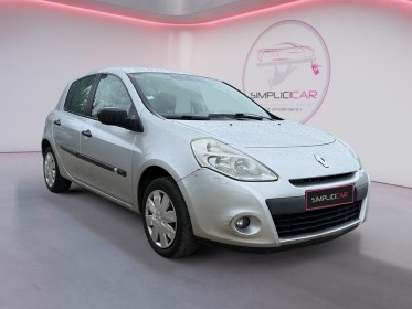 Renault clio iii dci 75ch eco2 authentique euro 5--- occasion simplicicar orgeval  simplicicar simplicibike france