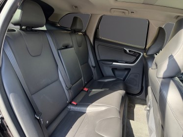 Volvo xc60 garantie 12 mois d3 150 ch summum geartronic a harman kardon sièges et volant chauffants hayon électrique......