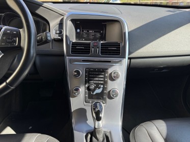 Volvo xc60 garantie 12 mois d3 150 ch summum geartronic a harman kardon sièges et volant chauffants hayon électrique......