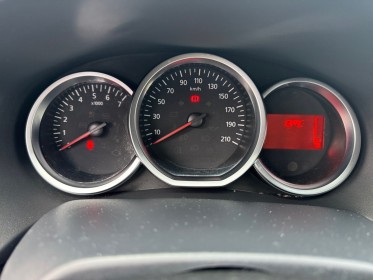 Dacia sandero blue dci 75 lauréate  distribution neuve  régulateur de vitesse ,carplay  garantie 12 mois occasion...