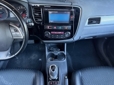 Mitsubishi outlander 2.0l 4wd phev instyle hybride rechargeable mode 4x4 attelage carplay 4 pneus neufs garantie 12 mois...