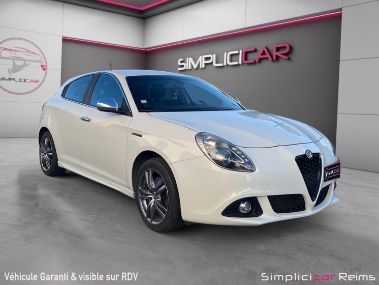 Alfa romeo giulietta 2.0 jtdm 150 ch ss distinctive - garantie 12 mois occasion simplicicar reims simplicicar simplicibike...